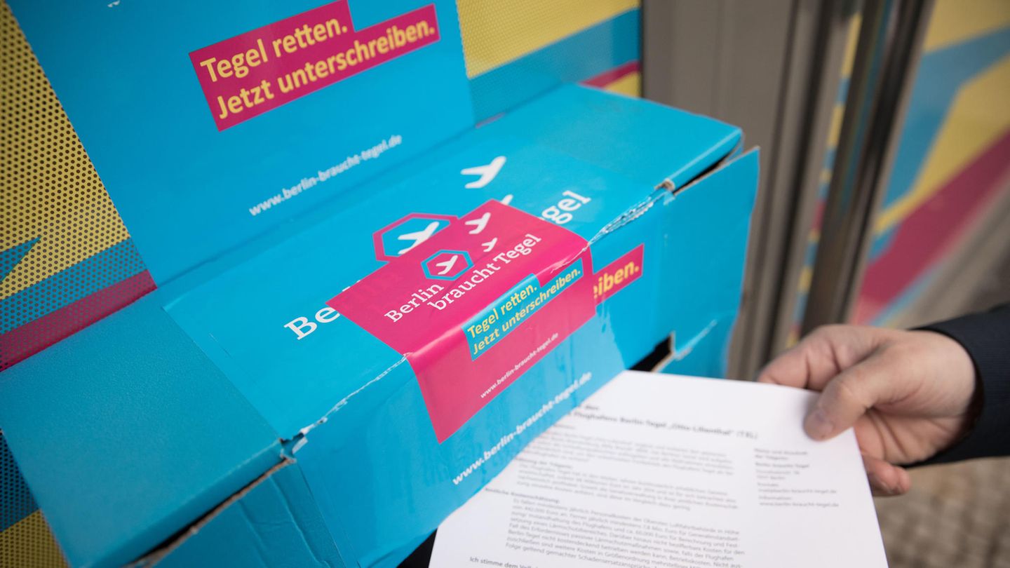Der Flughafen Tegel hat seine Fans und Bürgerinitiativen: Bei einem Volksentscheid 2017 stimmte eine Mehrheit dafür, den Flughafen parallel zum BER weiterzubetreiben. Das Votum hat aber keine Gesetzeskraft.  