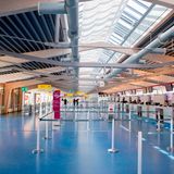 Maximal 2000 Passagiere werden zu Corona-Zeiten in TXL abgefertigt. Der Check-in findet ausschließlich im Termin al C statt, ein preiswerter Ergänzungsbau aus dem Jahre 2007, der lange von Air Berlin genutzt wurde.