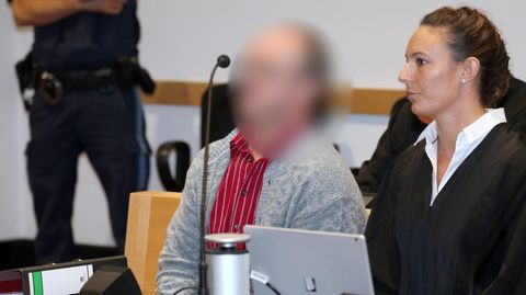 Der Bauer während der Gerichtsverhandlung