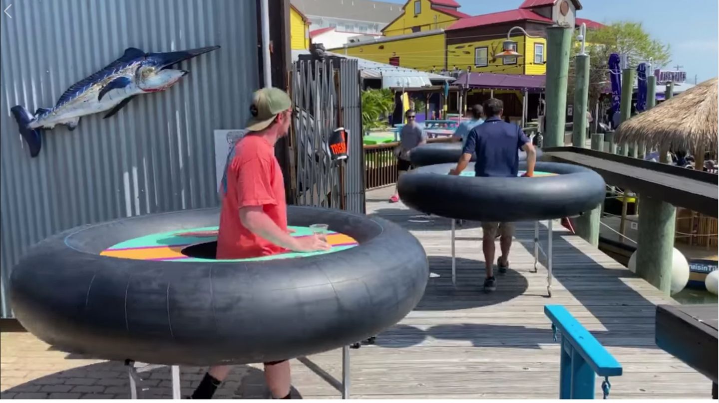 Social Distancing Mit besonderen Tischen will ein Restaurant dafür