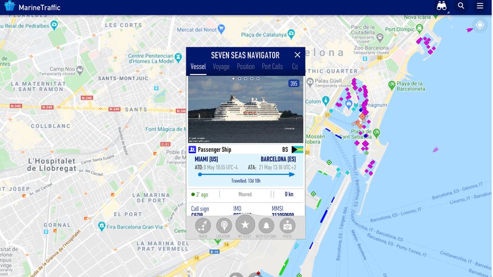 "Seven Sea Navigator": Das Kreuzfahrtterminal im Hafen von Barcelona hat die "Seven Seas Navigator" am Himmelfahrtstag erreicht. Dort liegt das Schiff vor der viel größeren "Norwegian Breakaway" Das Kreuzfahrtterminal im Hafen von Barcelona hat die "Seven Seas Navigator" am Himmelfahrtstag erreicht. Dort liegt das Schiff vor der viel größeren "Norwegian Breakaway"