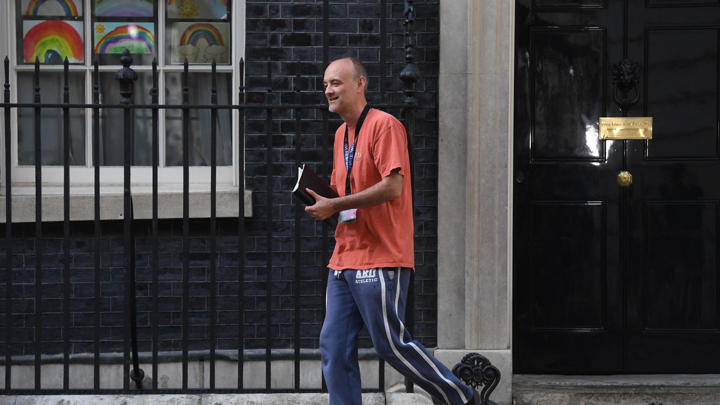 Dominic Cummings, Sonderberater des britischen Premierministers Johnson, verlässt die 10 Downing Street