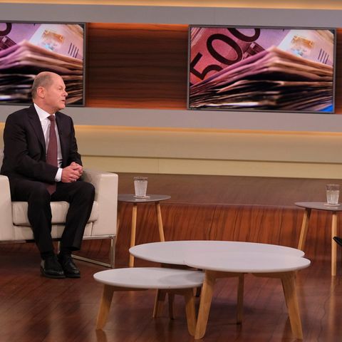 Finanzminister Olaf Scholz und Anne Will in der Talksendung