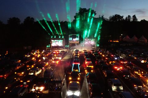 Feiern in Zeiten des Coronavirus: Wenn das Auto zur Disco wird