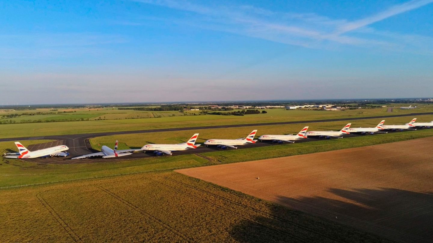 Auf diesem Bild sind allein neun der insgesamt zwölf Airbus A380 von British Airways zu sehen