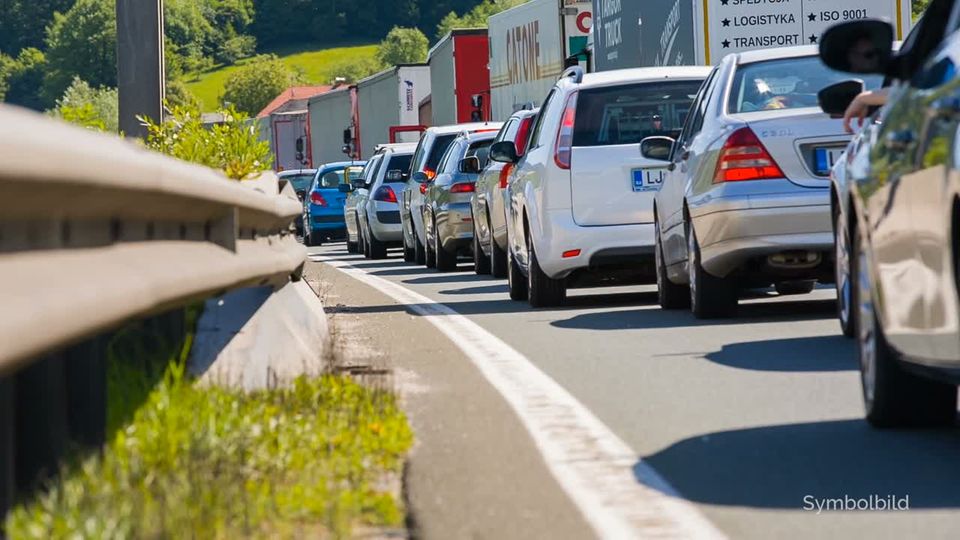 Ferien in zwei Bundesländern: Pfingst-Wochenende: Auf diesen Strecken müssen Sie mit Staus rechnen