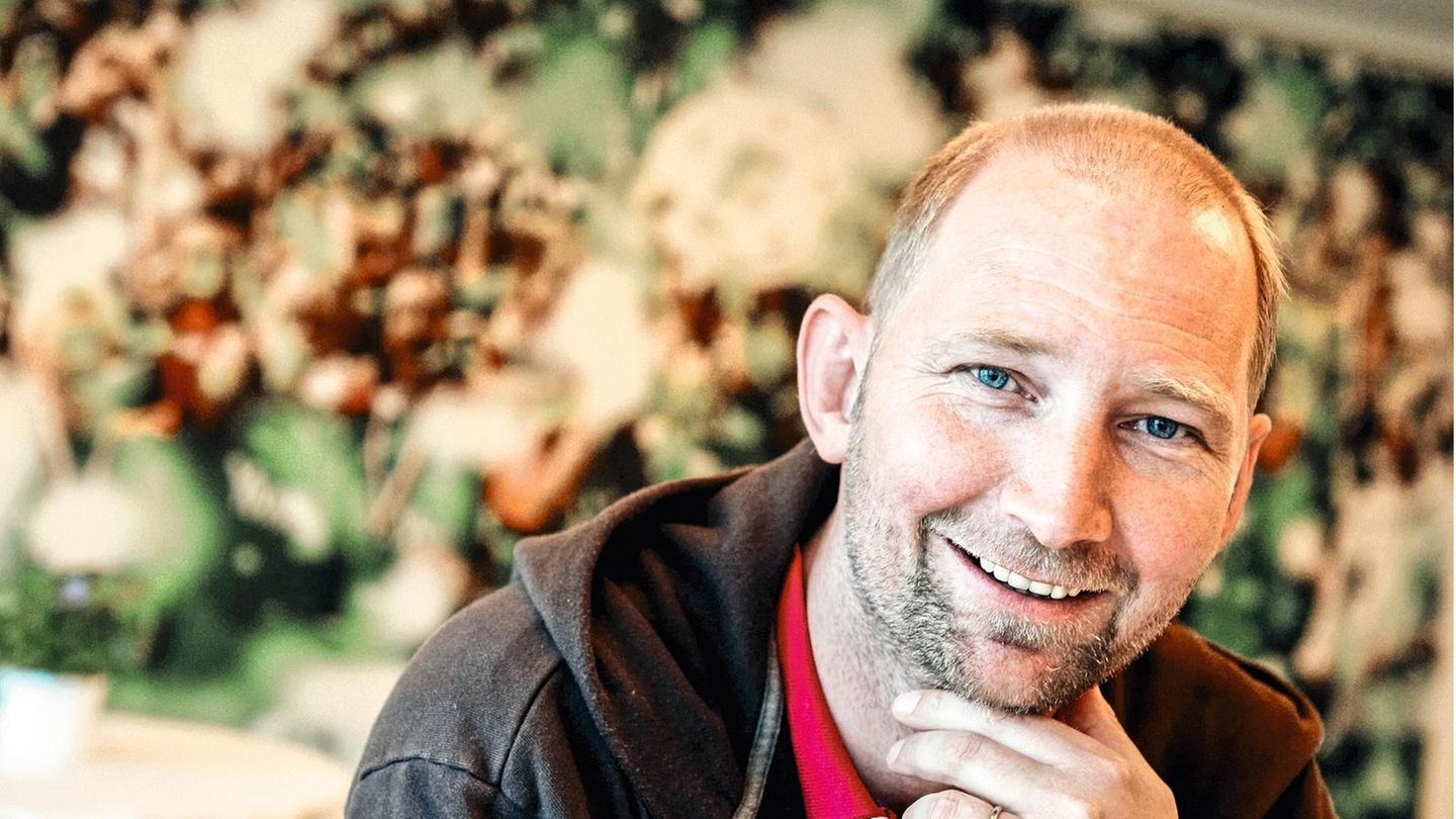 Dieter Eilts, 55, heute. Er lebt in Bremen, wo er als Erzieher arbeitet