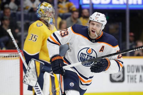 Leon Draisaitl spielt für das kanadische Team Edmonton Oilers