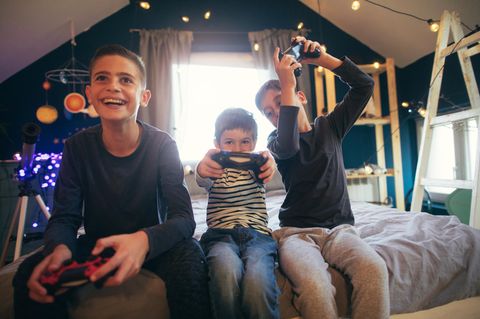 Eine familientaugliche Spielekonsole soll her? Diese Geräte eignen sich für Kinder und Eltern