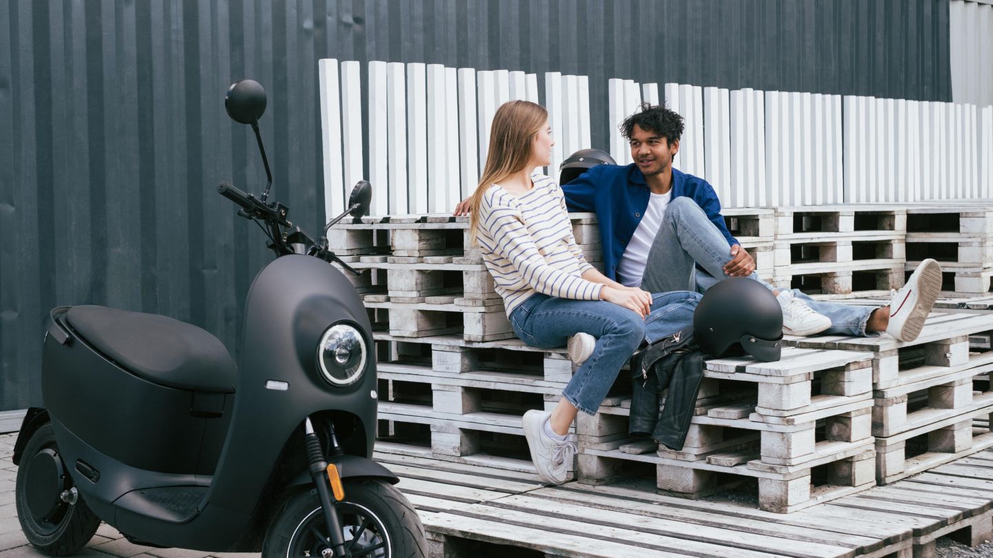 Der Unu-Scooter soll bequem zwei Personen mit Gepäck befödern können.