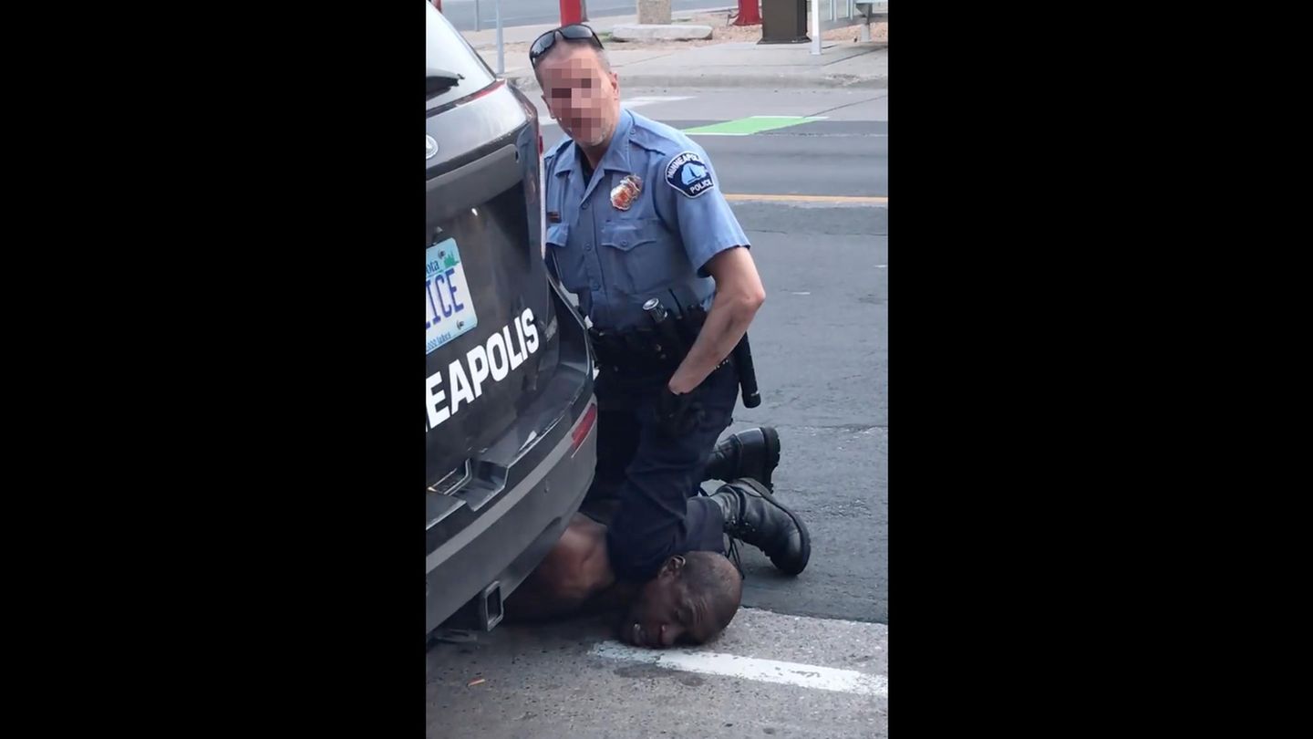 Mit dem Handy aufgenommen: Entsetzen in den USA nach tödlichem Polizeieinsatz gegen Afroamerikaner