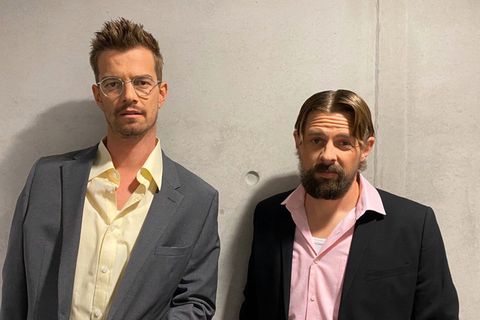 Neue Frisuren: Joko Winterscheidt und Klaas Heufer-Umlauf präsentierten ihre 15 Minuten Sendezeit im 90er-Jahre-Look.