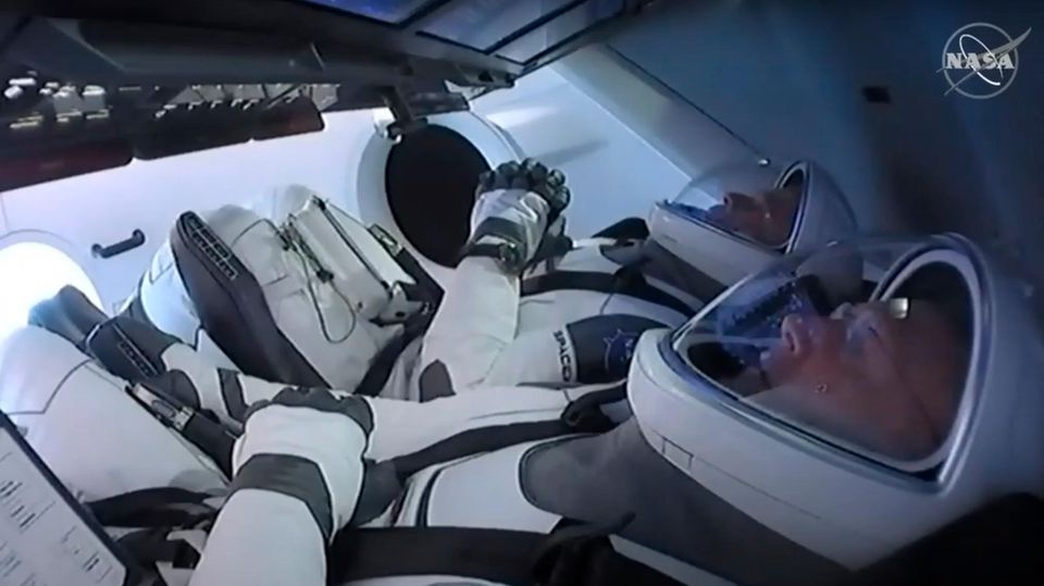 Astronauten in Raumschiff