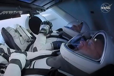 Astronauten in Raumschiff