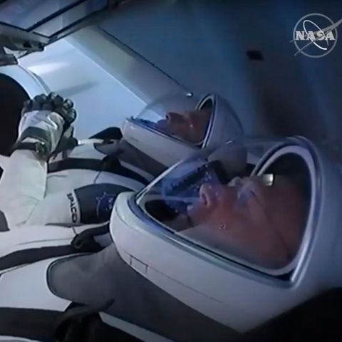 Astronauten in Raumschiff