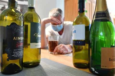 Werde ich durch Corona zum Alkoholiker?