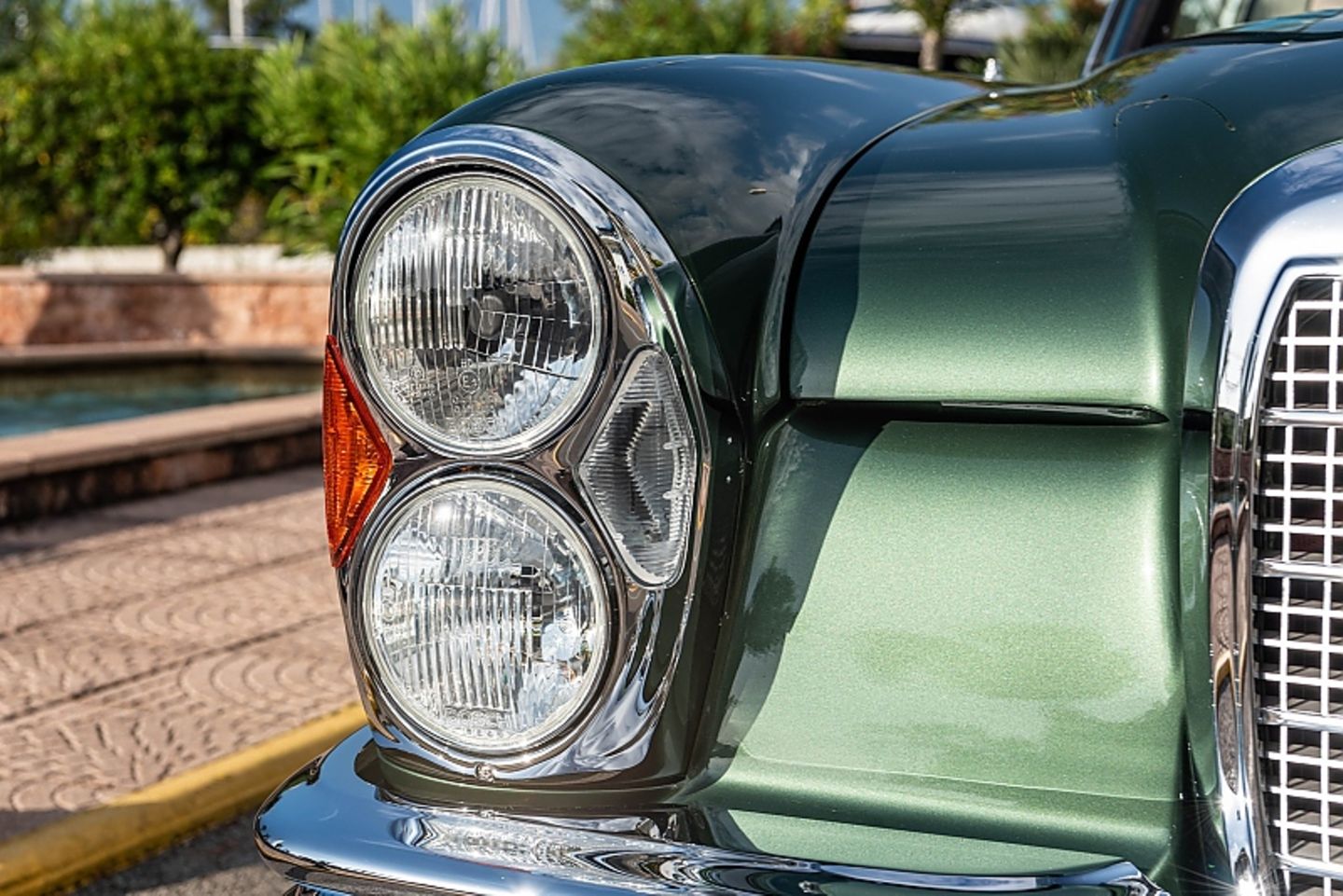 Mercedes 280 SE 3.5 der Baureihe W 111