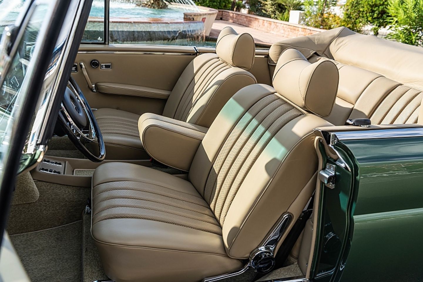 Mercedes 280 SE 3.5 der Baureihe W 111