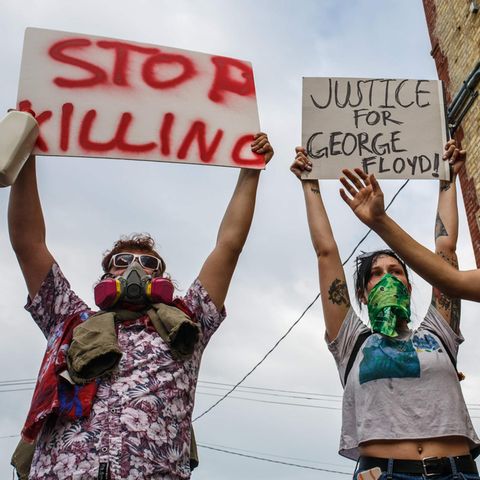 Demonstranten in Minneapolis protestieren gegen den Tod von George Floyd