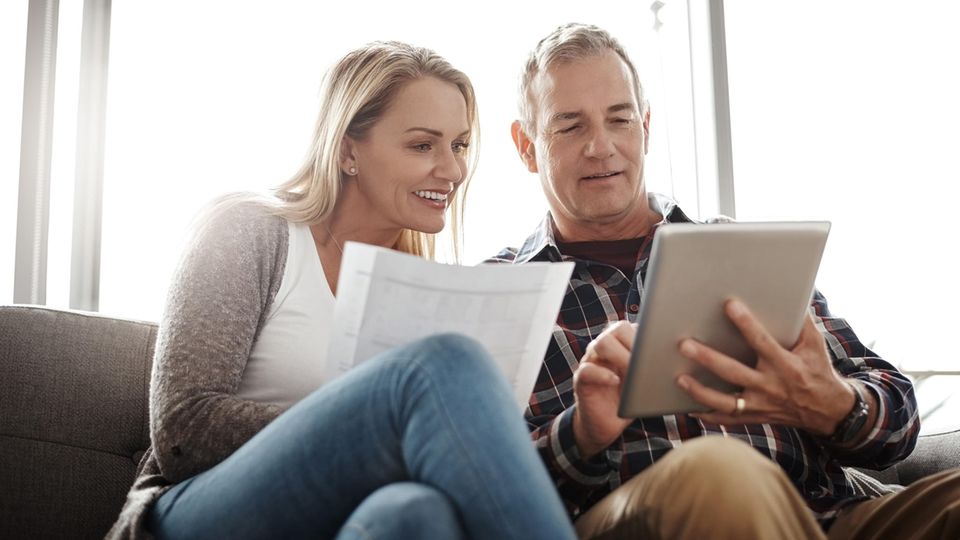 Finanzen: Wer ist besser bei der Geldanlage? – „Männer überschätzen sich“