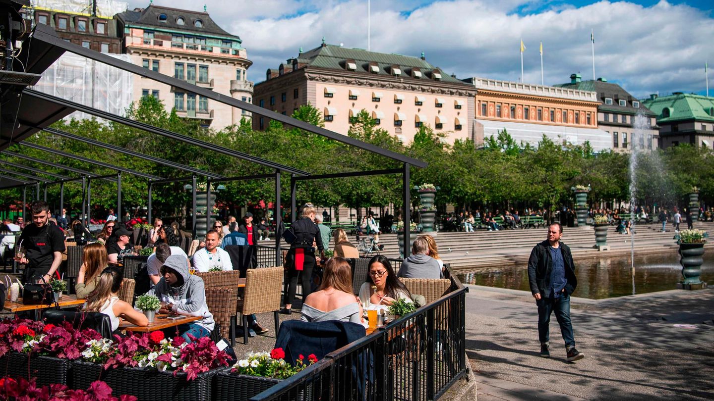In Schweden soll nun eine unabhängige Kommission die Corona-Politik überprüfen.