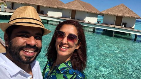 Türkisblaues Wasser und unendliche Langeweile: Peri und Chalid in ihrem Resort auf den Malediven