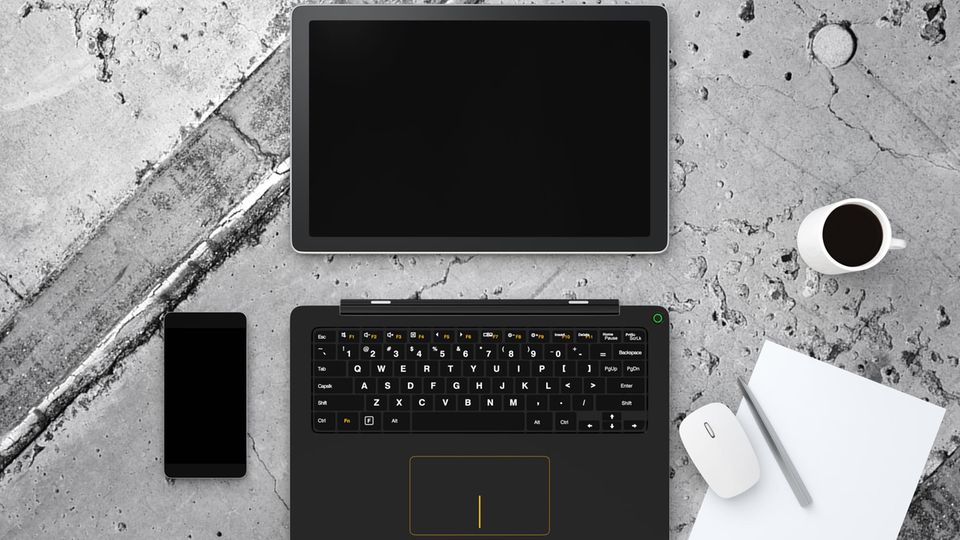 Ein Tablet mit abnehmbarer Tastatur