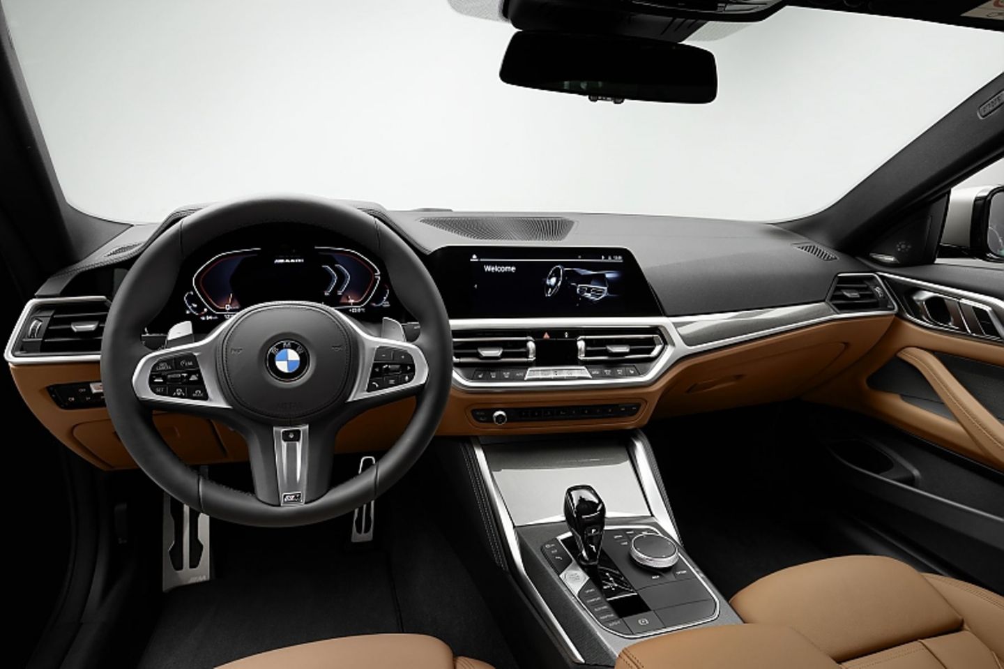 Das Cockpit ist zum Fahrer geneigt