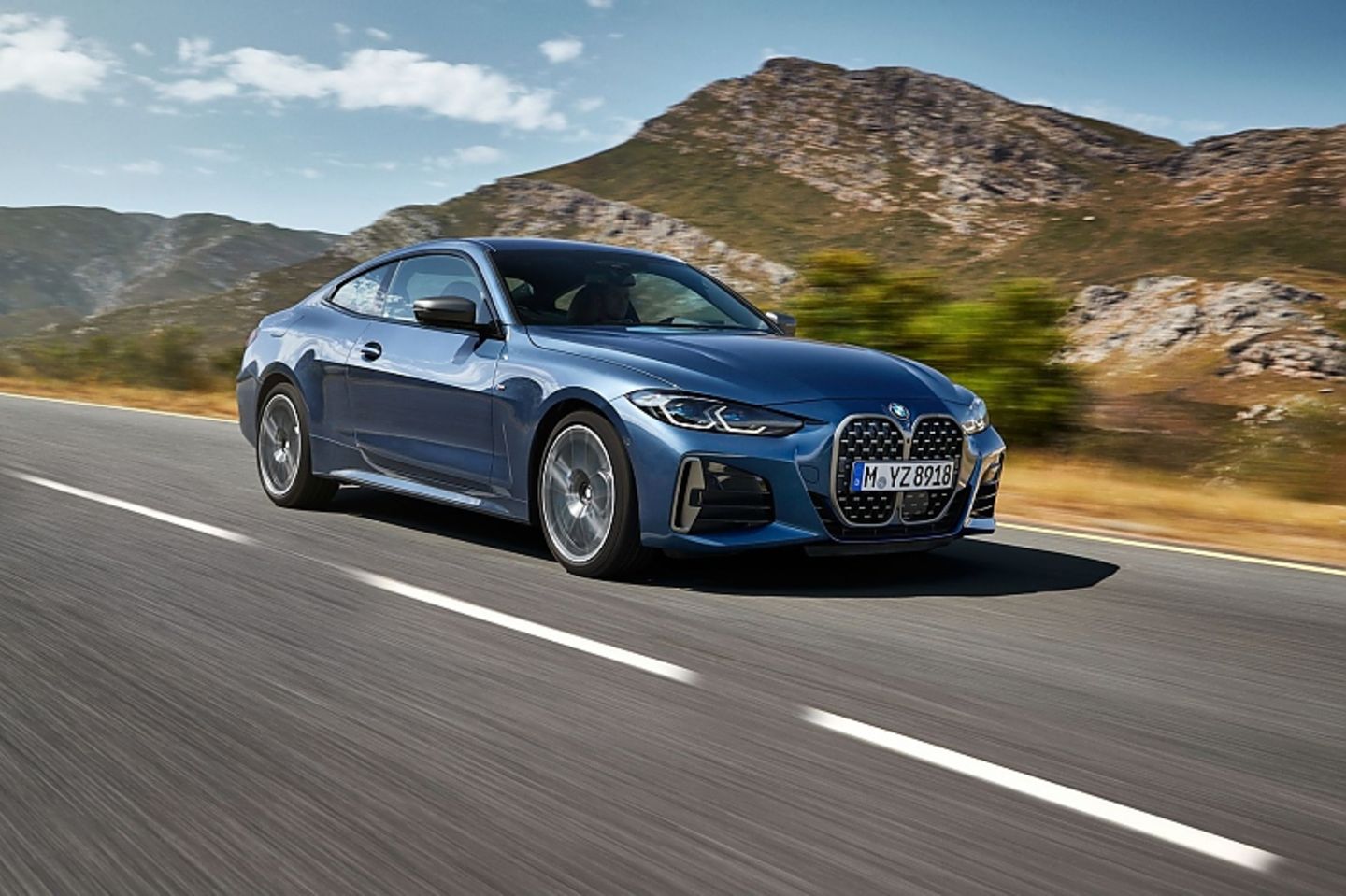 Das BMW 4er Coupé ist flacher und breiter als der 3er