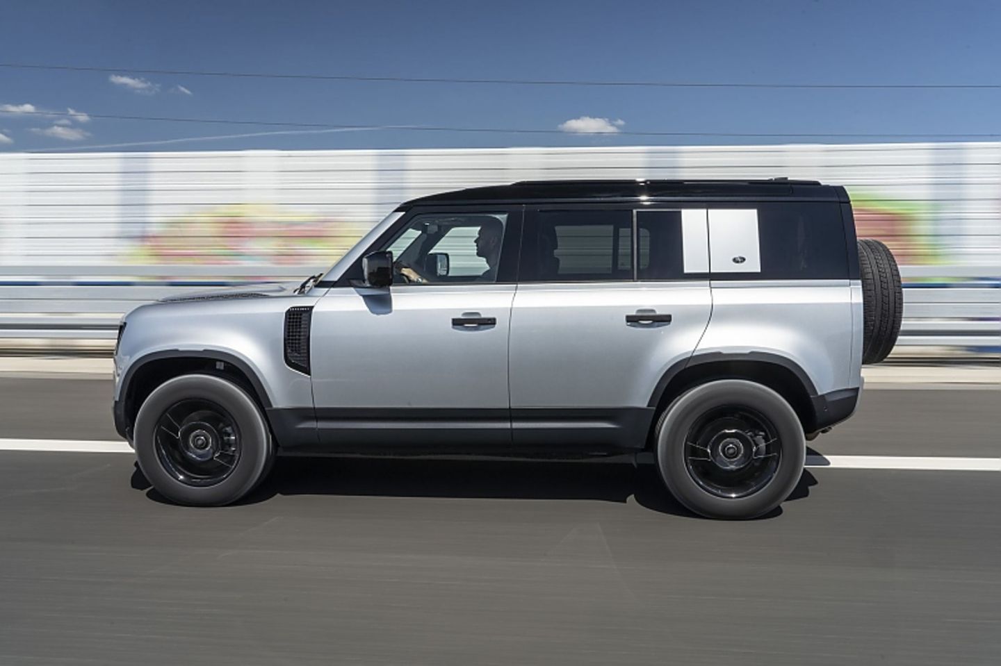 Der Land Rover Defender 110 ist 5,02 Meter lang