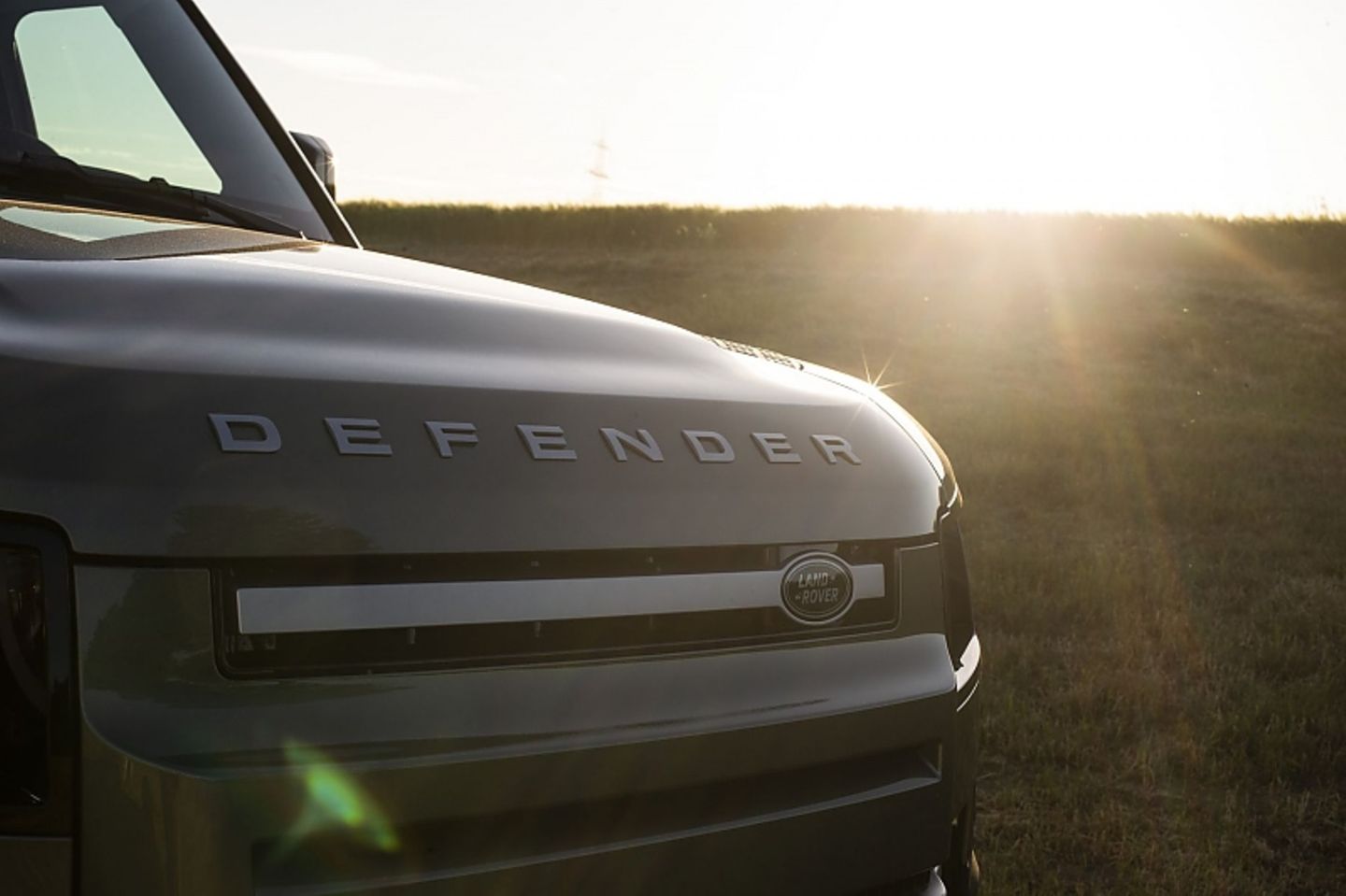 Im Spätherbst folgt der dreitürige Defender 90