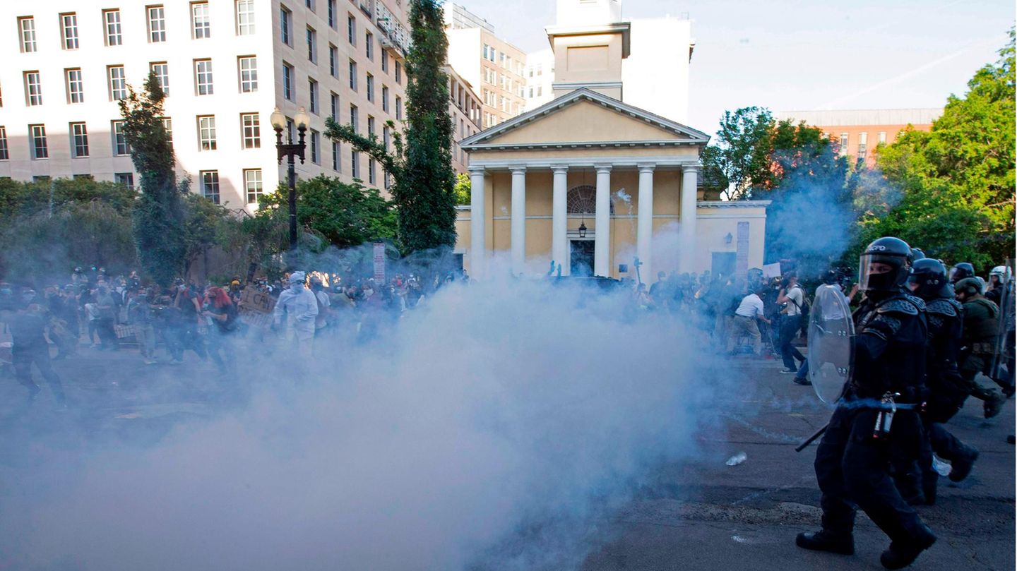 Protest Washington Gas
