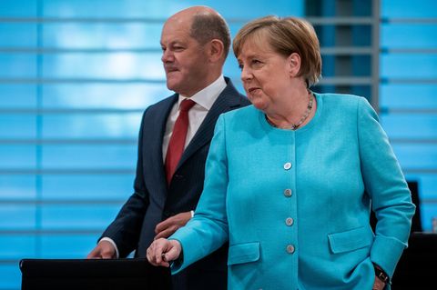 Bundeskanzlerin Angela Merkel und Olaf Scholz