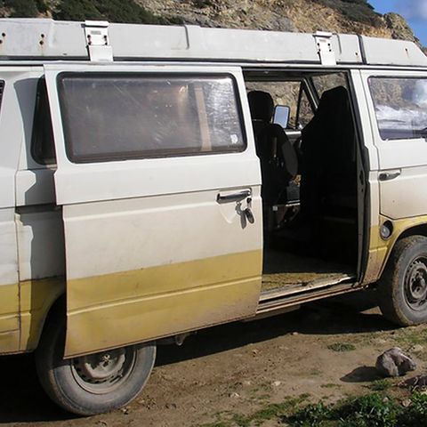 Das vom Bundeskriminalamt zur Verfügung gestellte Bild zeigt einen Caravan vom Typ VW T3 Westfalia