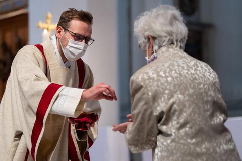 Glaube in Zeiten von Covid-19: Von "tief traurig" bis "dankbar": So erleben Christen, Muslime und Juden die Coronakrise