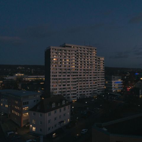 Das 18-stöckige Iduna-Zentrum