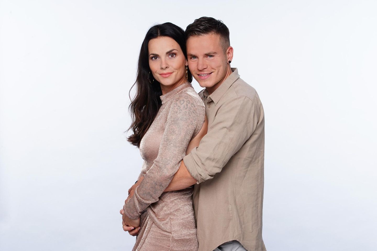 "Das Sommerhaus der Stars – Kampf der Promipaare" "Das Sommerhaus der Stars – Kampf der Promipaare"