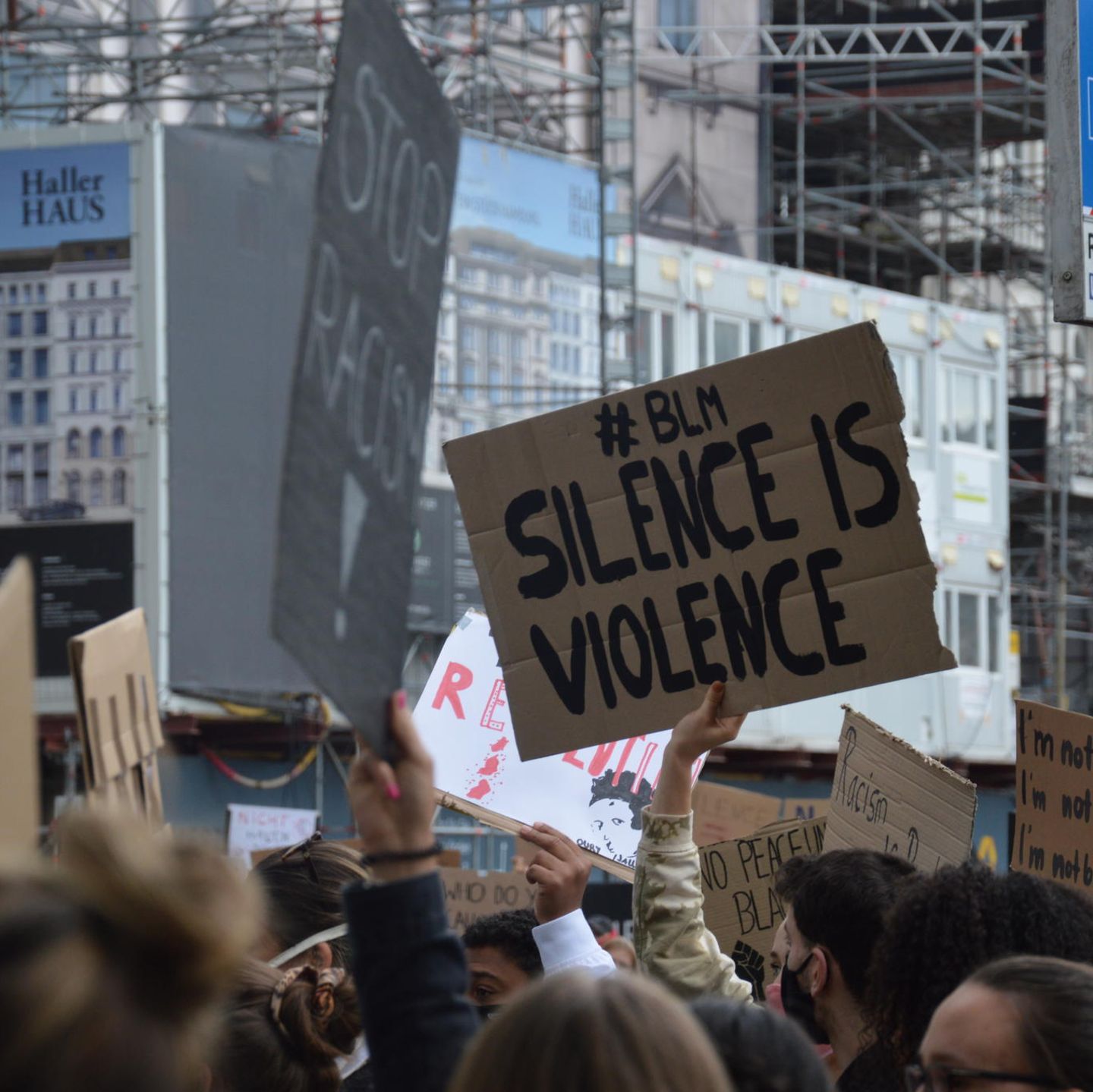"Silent Demo" gegen Rassismus in Hamburg