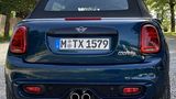 Der Doppel-Auspuff verrät, dass es sich um das Cooper S Modell der Sonderedition handelt