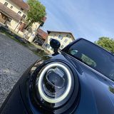 Das Mini Cooper S Cabrio Sidewalk hat natürlich das LED-Tagfahrlicht