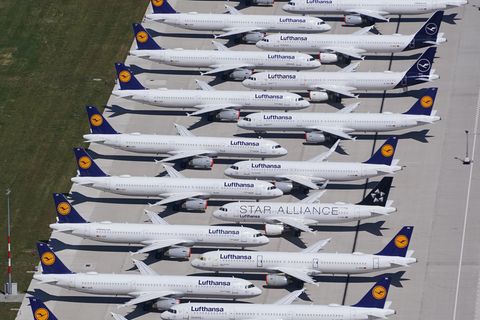 Noch hat die Lufthansa Dutzende ihrer Airbus A320 auf dem Flughafen BER abgestellt