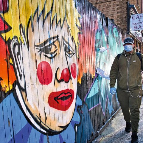 Johnson als Clown in Ost-London
