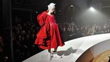 Eine Modenschau von Comme des Garcons