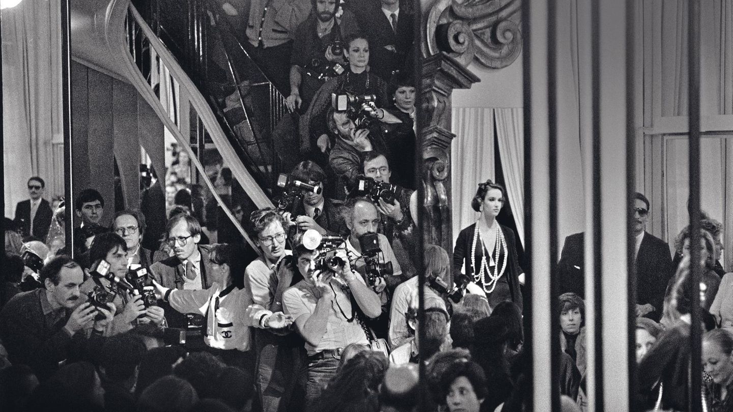 1983 Karl Lagerfelds ¬allererste Haute-Couture-Kollektion für Chanel in der Rue Cambon