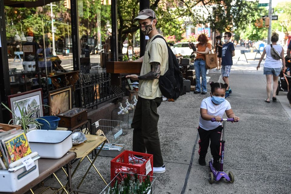 Antique dealers in Carroll Gardens