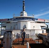 Susan Gibbs unterhalb der Brücke