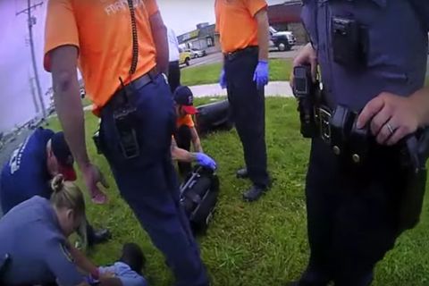 Screenshot zeigt Ausschnitt aus von der Polizei veröffentlichten Videos der Festnahme von Derrick Scott