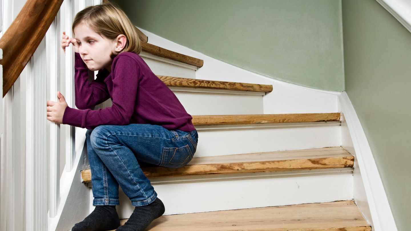 Erziehung: Wenn das Vorbild fehlt: So gehen Eltern aus schwierigen Familien mit ihren eigenen Kindern um Erziehung: Wenn das Vorbild fehlt: So gehen Eltern aus schwierigen Familien mit ihren eigenen Kindern um