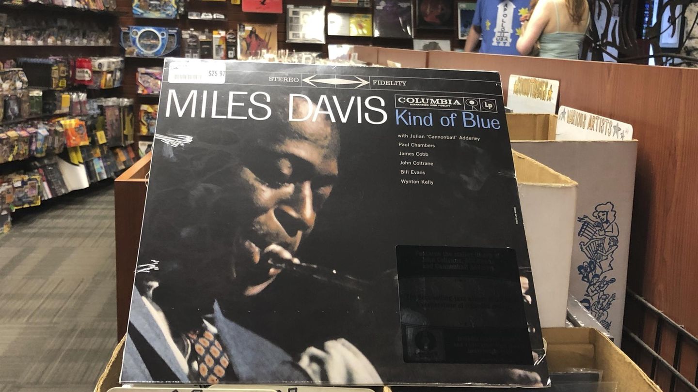 Bedeutung von Songtexten: Von Miles Davis bis 2Pac: Wie mich die Musik meiner Jugend zum Anti-Rassisten machte Bedeutung von Songtexten: Von Miles Davis bis 2Pac: Wie mich die Musik meiner Jugend zum Anti-Rassisten machte