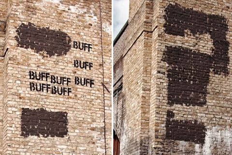 Ein Streetart-Bild des Künstlkers Mobstr an der Fassade eineys Gebäudes in London.